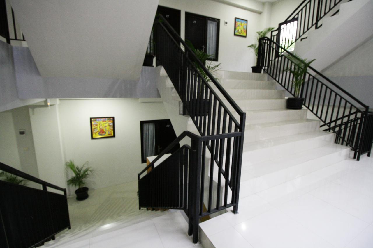 Hotel Dparagon Medokan Ayu Surabaya Exterior foto