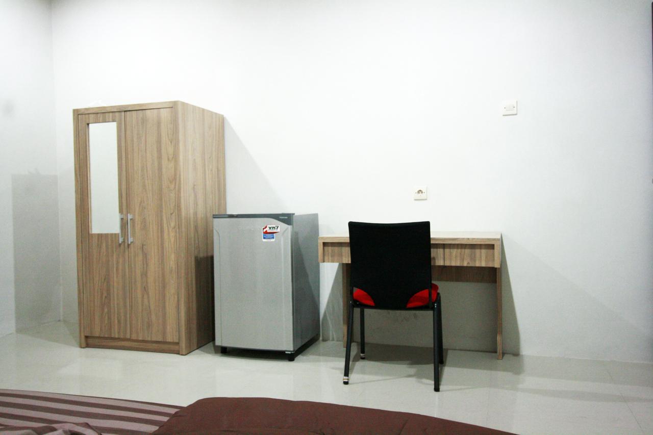 Hotel Dparagon Medokan Ayu Surabaya Exterior foto
