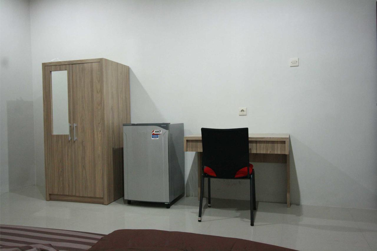 Hotel Dparagon Medokan Ayu Surabaya Exterior foto